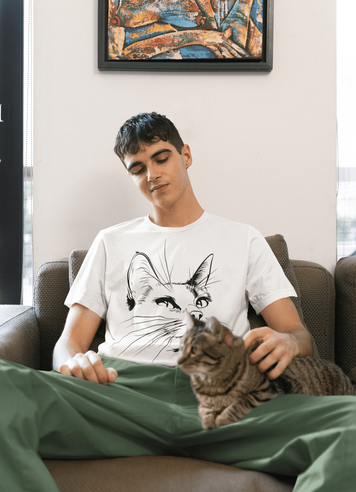 Minimalistic Cat Line Art T-Shirt - T-Shirt - JumpingDots